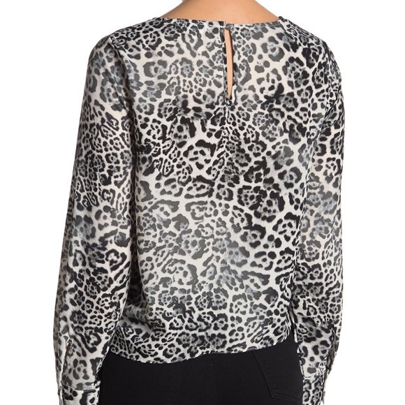 ⚠️ Socialite Tie Front Long Sleeve Blouse Size S - Picture 8 of 8